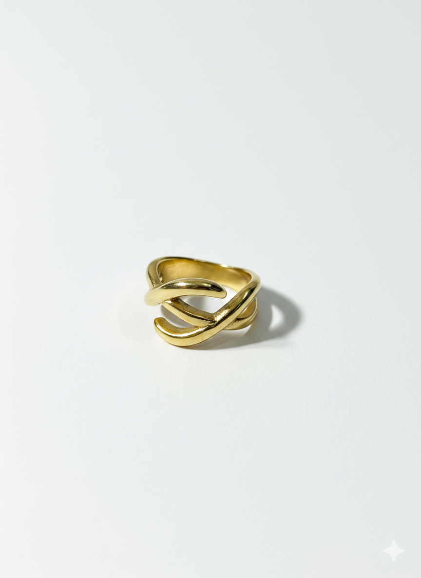 CRISS CROSS BAND RING