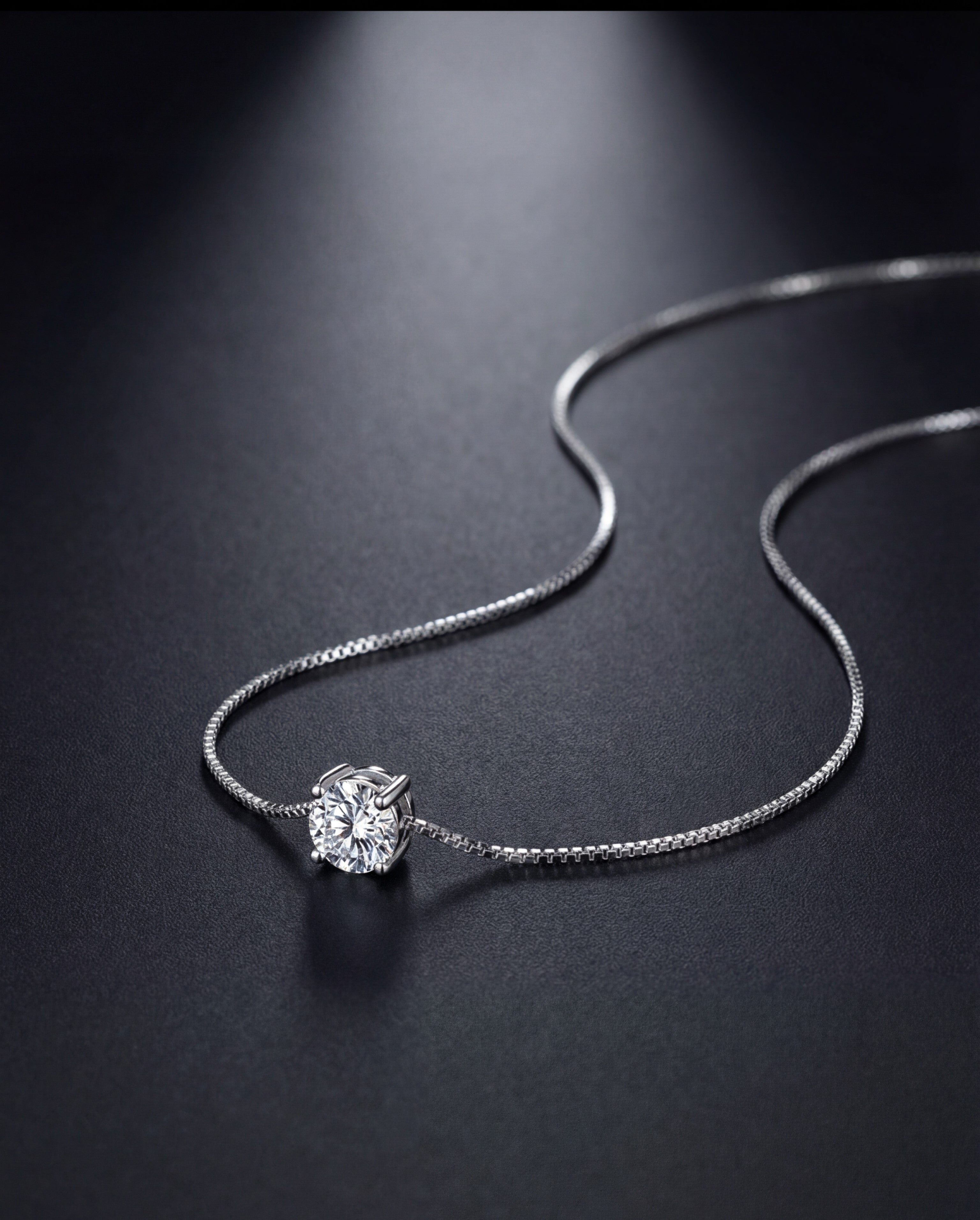 DAINTY DIAMOND NECKLACE