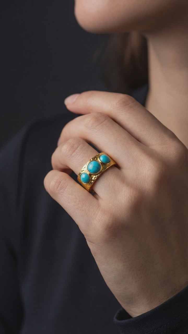 VINTAGE RING (BLUE STONE) video