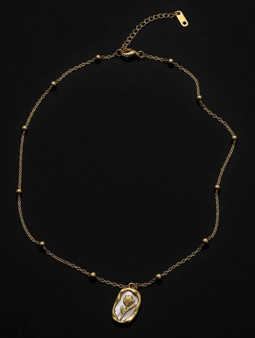 VINTAGE ROSE NECKLACE