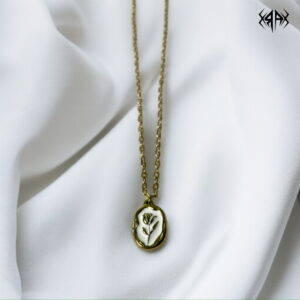 VINTAGE ROSE NECKLACE