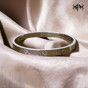 SILVER LOVETTO BANGLE